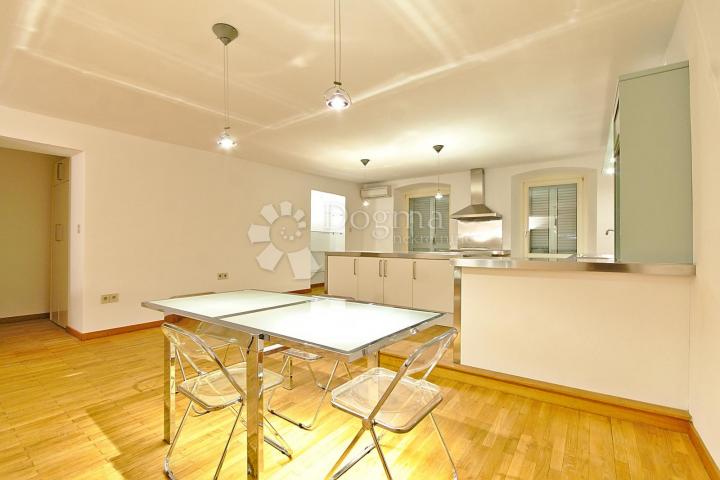 Flat Centar, Rijeka, 5m2