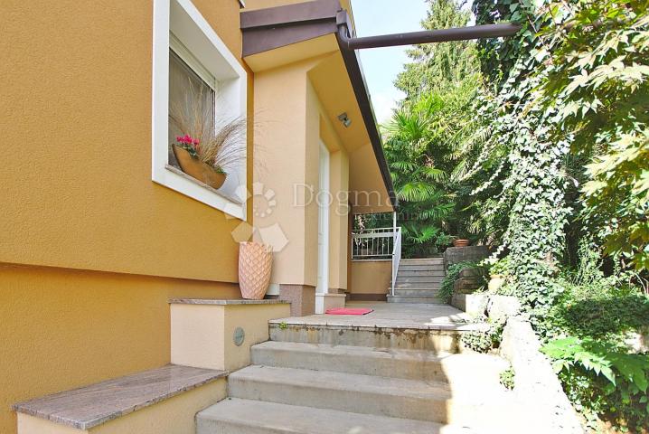 Flat Opatija, 300m2