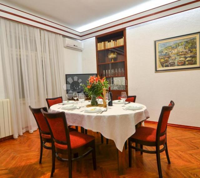 Flat Opatija - Centar, Opatija, 200m2