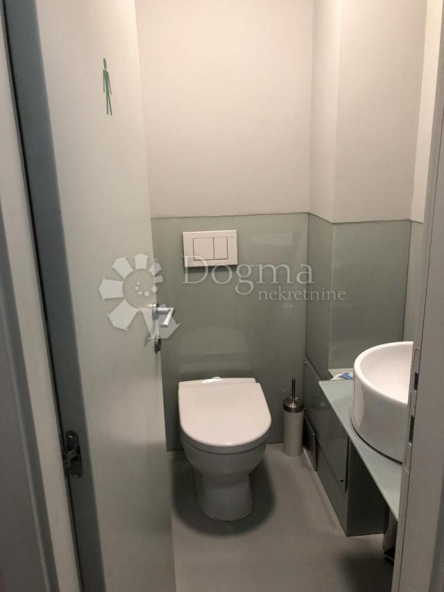 Prodaja stana Centar, 154, 50 m², 5SKL, suteren  