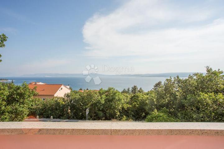 Apartment House with sea view Crikvenica, 386m2