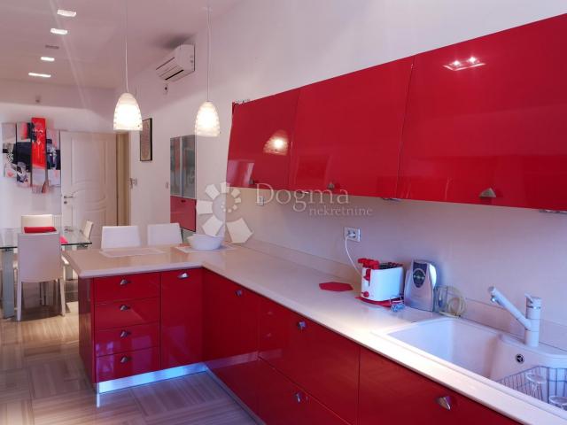 Flat Opatija, 138m2