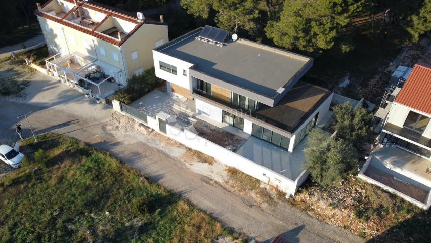 MODERN, QUALITÄT UND BESONDERES VILLA IN FAŽANA