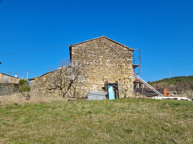 Istria - starina u srcu Istre s okućnicom