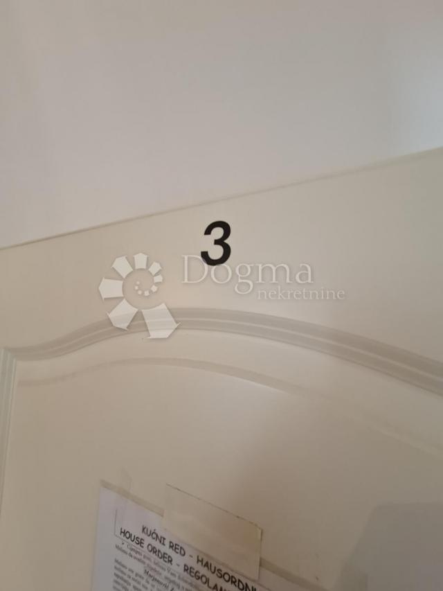 APARTMANSKA KUĆA U CENTRU CRIKVENICE