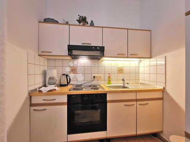 APARTMANSKA KUĆA U CENTRU CRIKVENICE