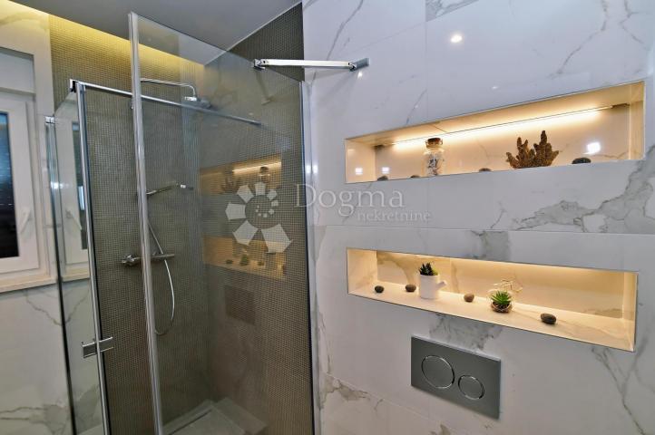 House Opatija - Centar, Opatija, 641m2