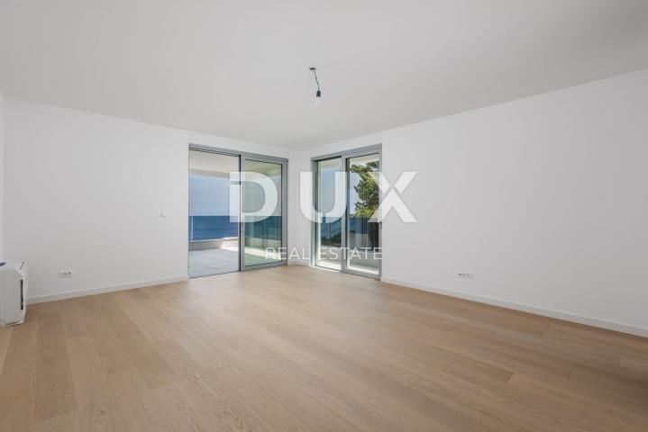 OPATIJA, ZENTRUM - Penthouse in einem neuen Gebäude mit Pool auf dem Dach oberhalb des Zentrums von 