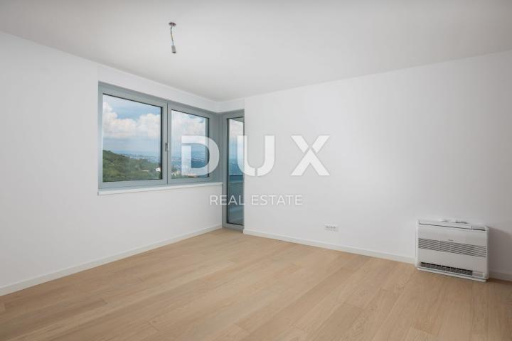 OPATIJA, ZENTRUM - Penthouse in einem neuen Gebäude mit Pool auf dem Dach oberhalb des Zentrums von 