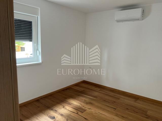 Pag, Mandre, luksuzni 3S apartman 64 m2+vrt +parking