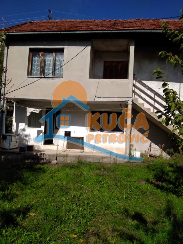 Kuća  u   Berbatovu, 90 m2, plac  678 m2