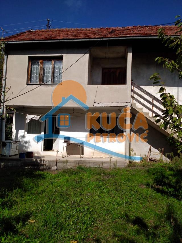 Kuća  u   Berbatovu, 90 m2, plac  678 m2