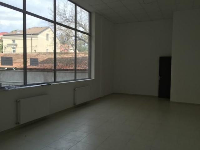 Prodaja, Lokal, 42. 00m2 , Centar