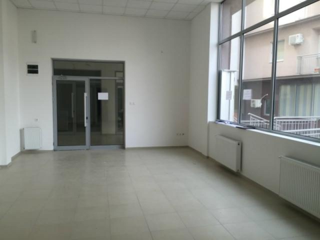 Prodaja, Lokal, 42. 00m2 , Centar