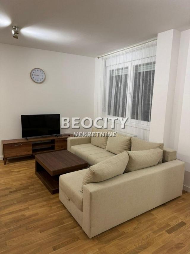 Novi Sad, Petrovaradin, Preradovićeva, 1. 5, 40m2, 100000EUR