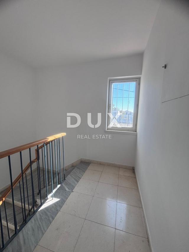 ZADAR, FLATS - Spacious apartment in a quiet location