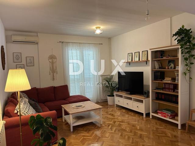 ZADAR, FLATS - Spacious apartment in a quiet location