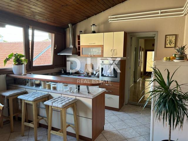 ZADAR, FLATS - Spacious apartment in a quiet location