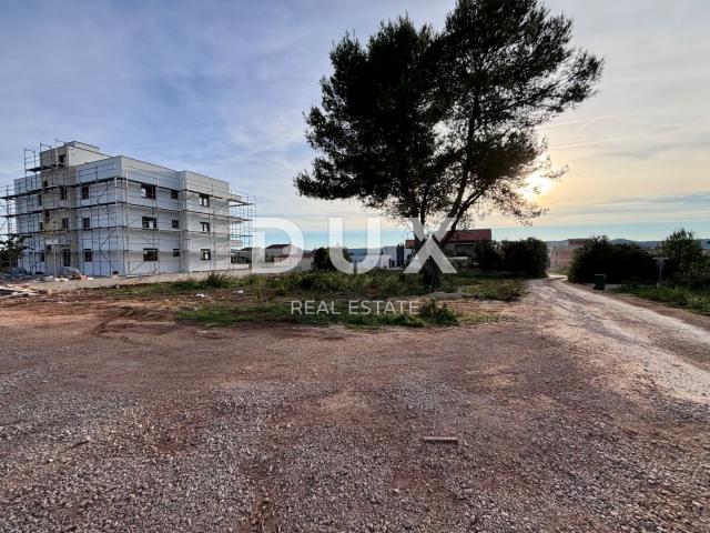 BIOGRAD, TURANJ - Building land near the sea