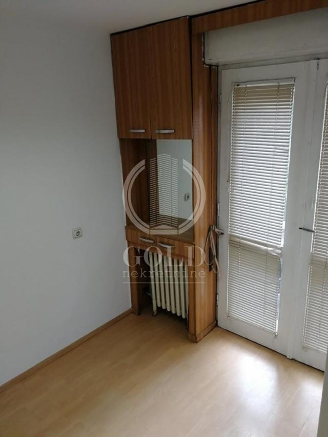 Izdajemo stan za poslovni prostor, Novi Sad, Maksima Gorkog, 66m2, 400 eur ID#8390