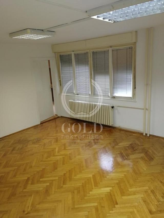 Izdajemo stan za poslovni prostor, Novi Sad, Maksima Gorkog, 66m2, 400 eur ID#8390