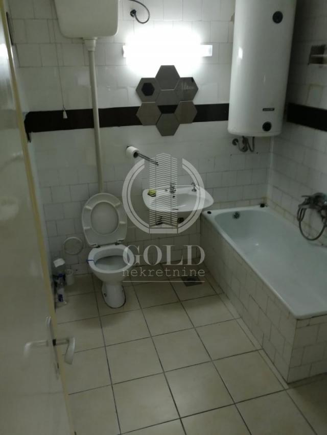 Izdajemo stan za poslovni prostor, Novi Sad, Maksima Gorkog, 66m2, 400 eur ID#8390