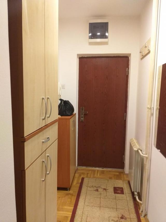 CENTAR ul Pavla papa 30 m2 - 280 Evra ID#2168