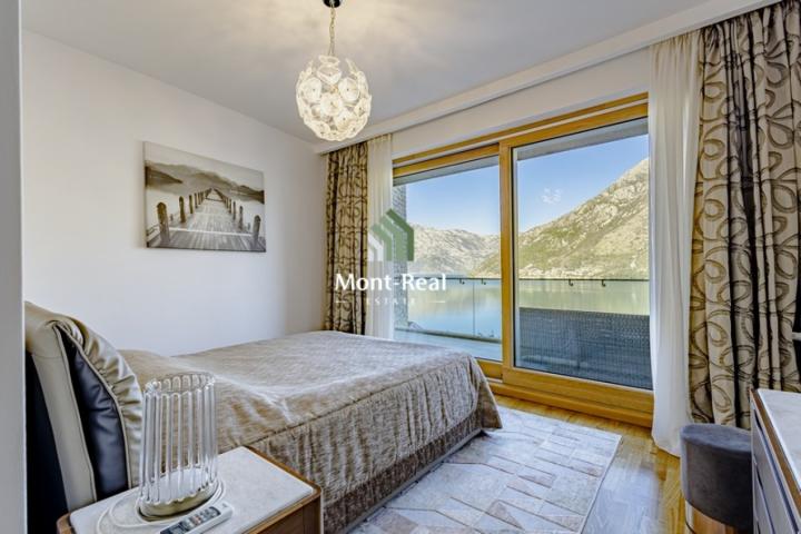 Modern villa for sale in Stoliv, Kotor