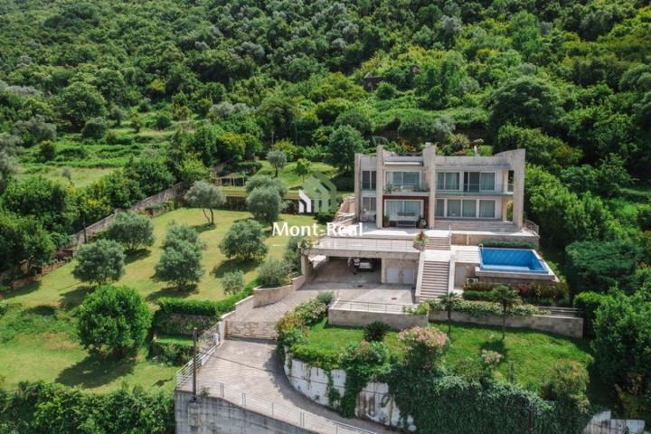 Modern villa for sale in Stoliv, Kotor