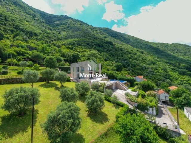 Modern villa for sale in Stoliv, Kotor