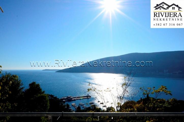 Two-bedroom apartment with a panoramic view of the sea, Herceg Novi Center