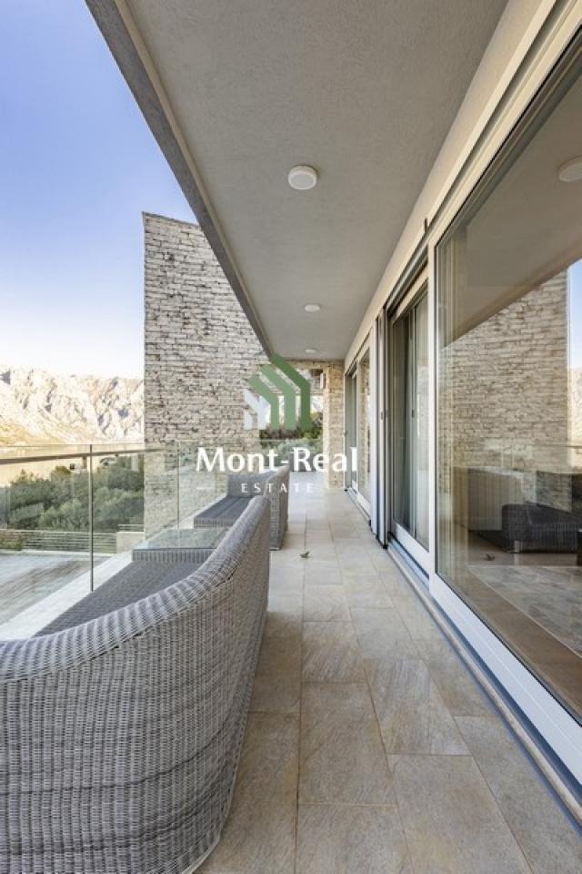 Modern villa for sale in Stoliv, Kotor