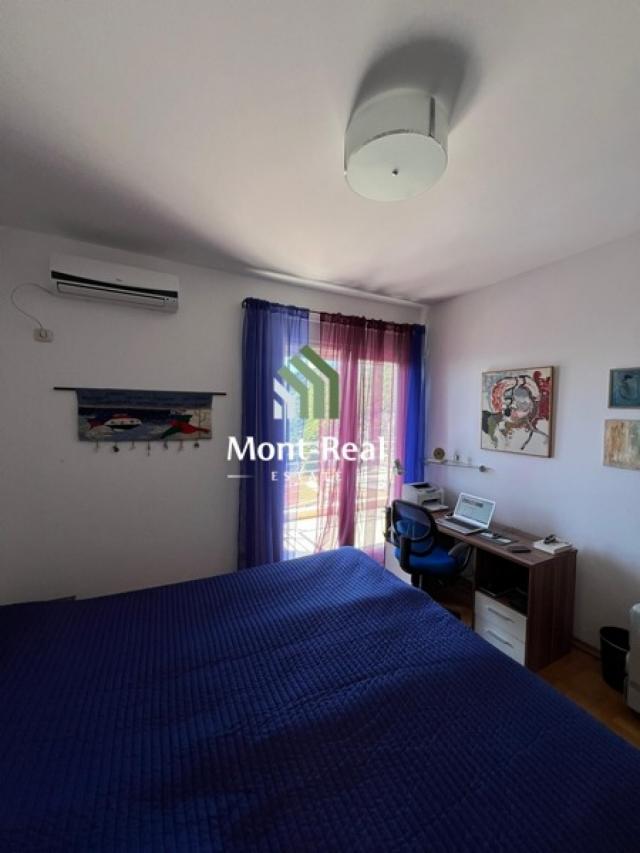 Spacious Two-Bedroom Apartment for Sale, 98m², Bečići S258BD