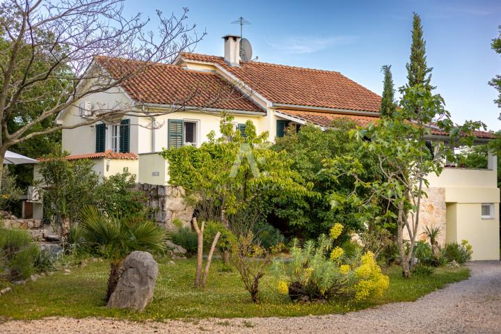 Dobrinj, ein wunderschönes freistehendes rustikales Haus mit Swimmingpool! ID 604