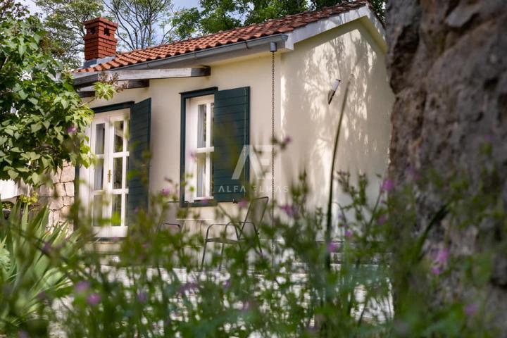 Dobrinj, ein wunderschönes freistehendes rustikales Haus mit Swimmingpool! ID 604