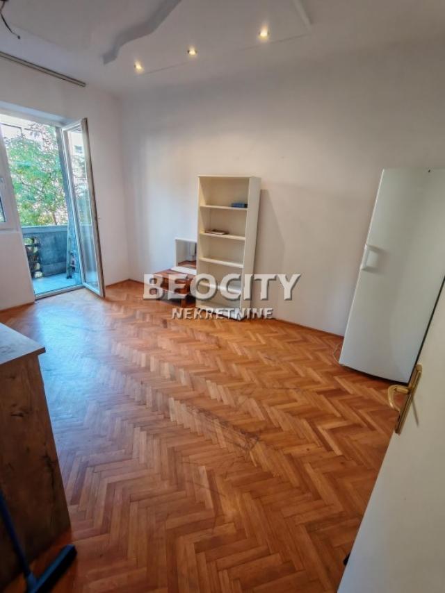 Zemun, Karađorđev trg, 22 Oktobar , 1. 5, 40m2, 350EUR