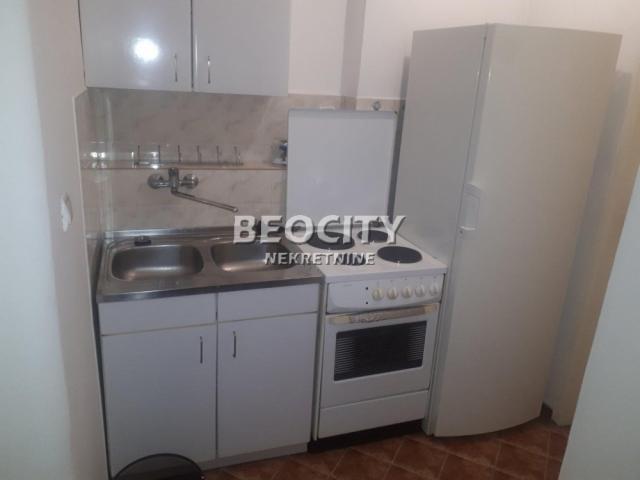 Zemun, Karađorđev trg, 22 Oktobar , 1. 5, 40m2, 350EUR