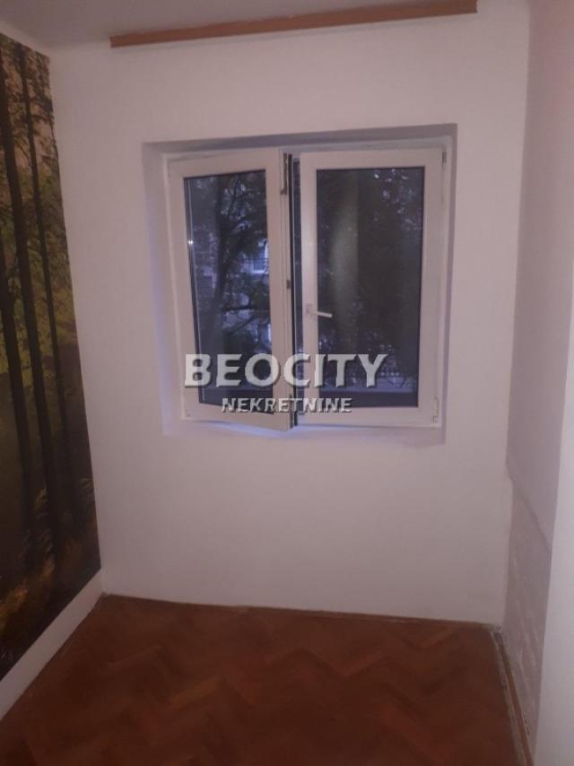 Zemun, Karađorđev trg, 22 Oktobar , 1. 5, 40m2, 350EUR