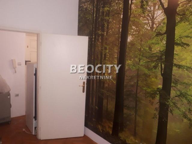 Zemun, Karađorđev trg, 22 Oktobar , 1. 5, 40m2, 350EUR