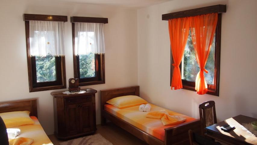 Izdavanje, Stan, 44. 00m2 , Centar