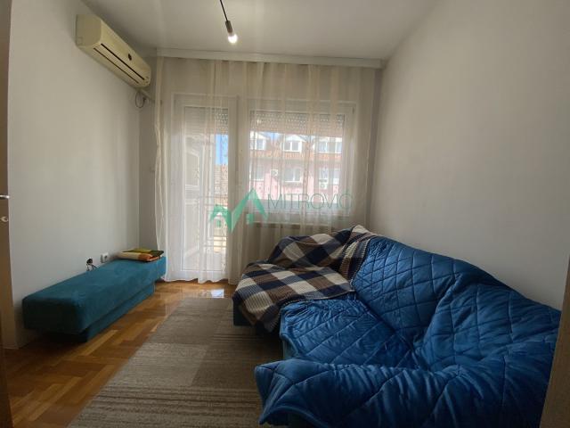 Izdavanje, Stan, 48m2 , Centar