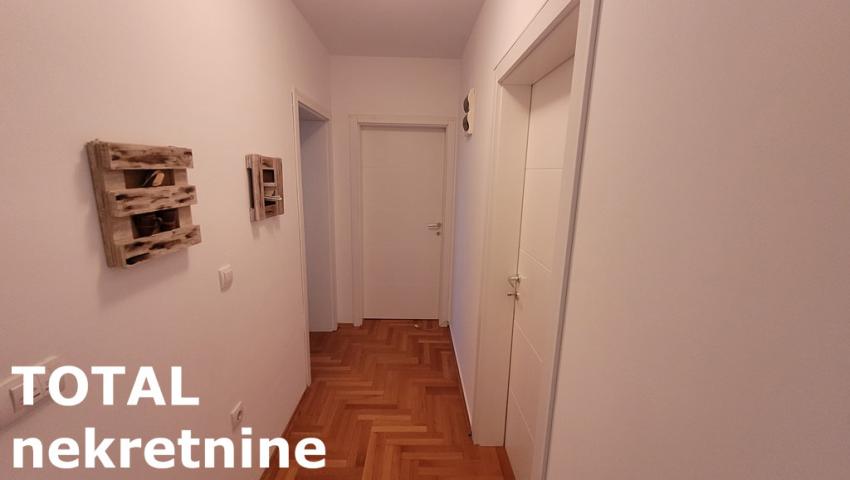 4 Četvorosoban stan NOVI SAD, 179220€