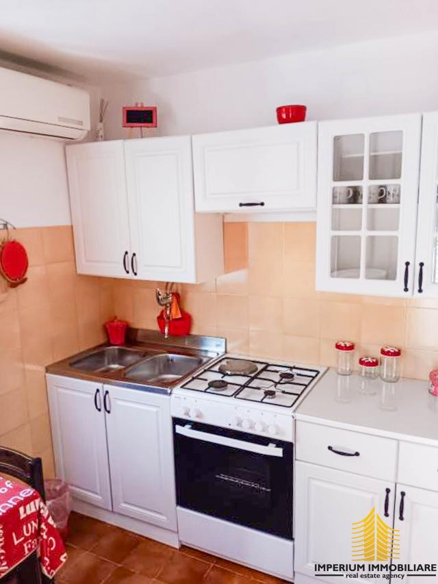 Šolta, kuća s apartmanom - prodaja 