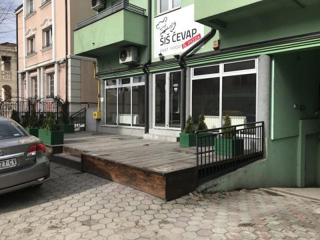 Izdavanje, Lokal, 64. 00m2 , Centar