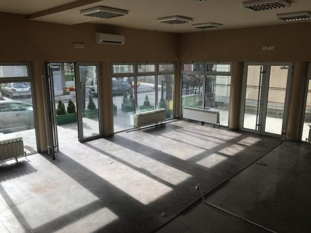 Izdavanje, Lokal, 64. 00m2 , Centar