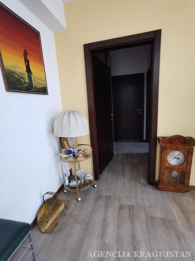 Prodaja, Stan, 65. 00m2 , Centar