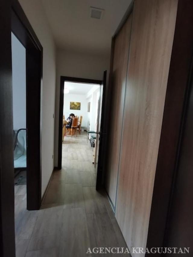 Prodaja, Stan, 65. 00m2 , Centar