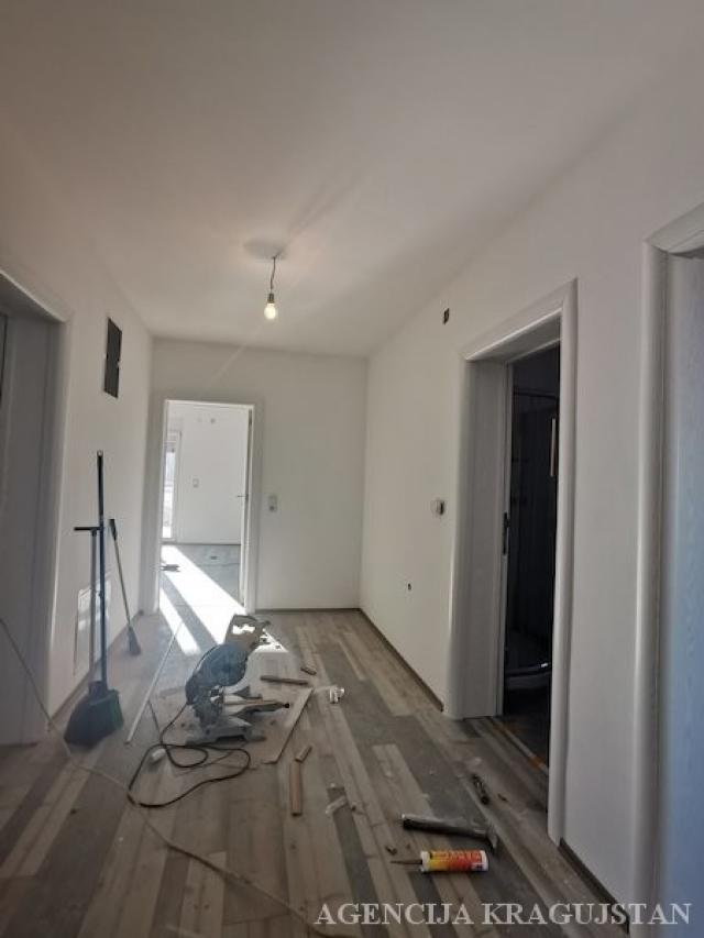 Izdavanje, Stan, 95. 00m2 , Denino brdo