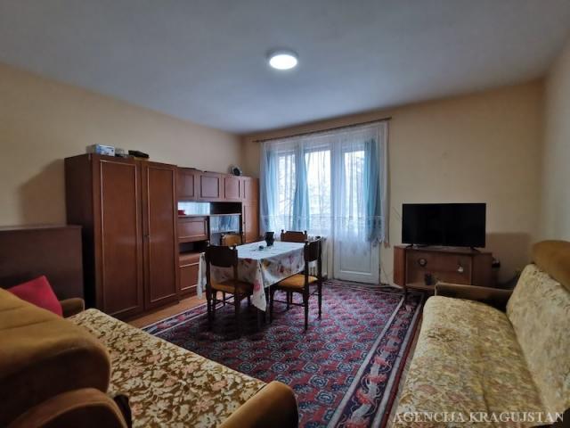 Izdavanje, Stan, 52. 00m2 , Centar