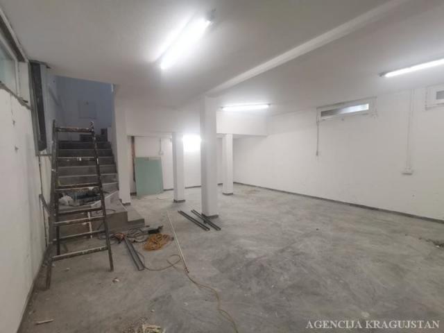 Izdavanje, Lokal, 75. 00m2 , Centar